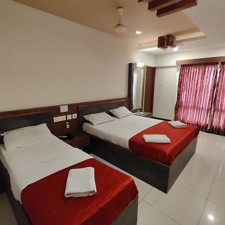 Hotel Picnic Velankanni Exterior photo