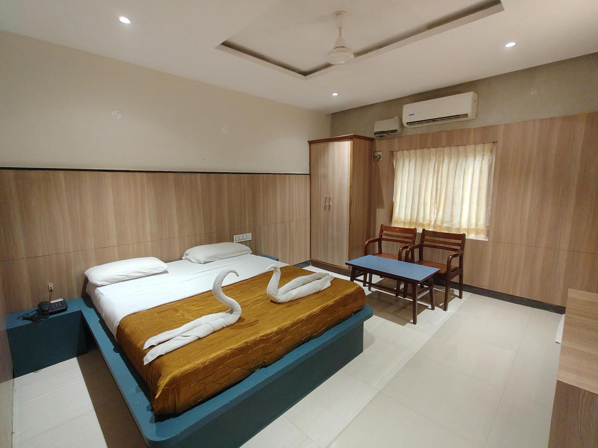 Hotel Picnic Velankanni Exterior photo
