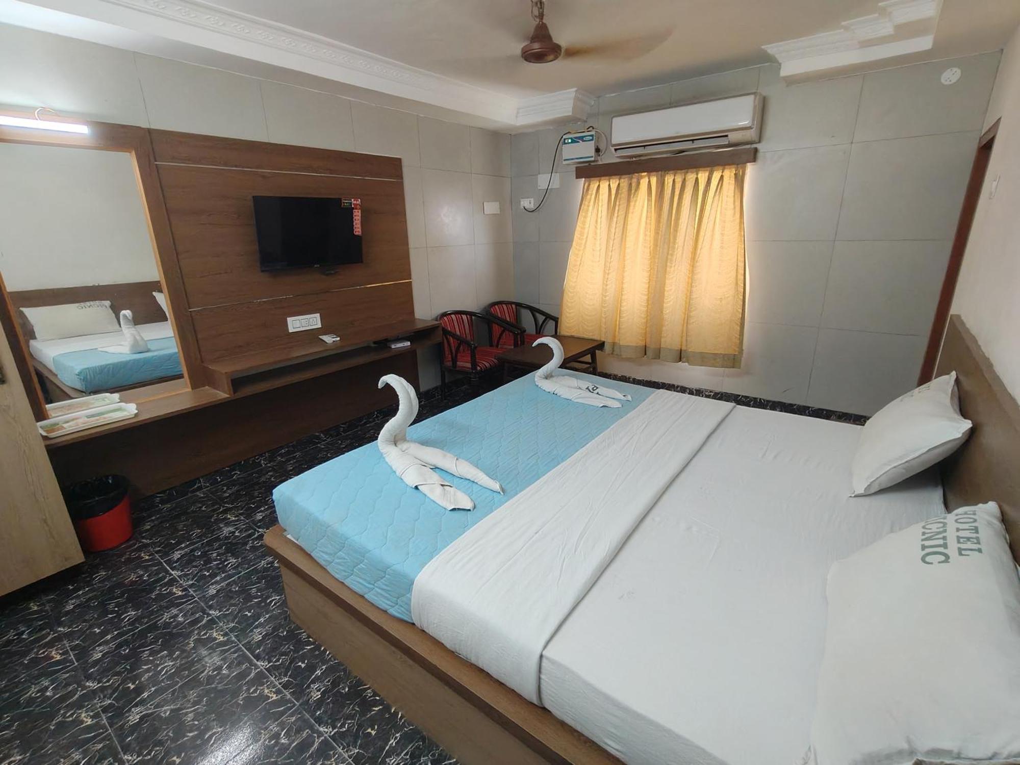 Hotel Picnic Velankanni Exterior photo