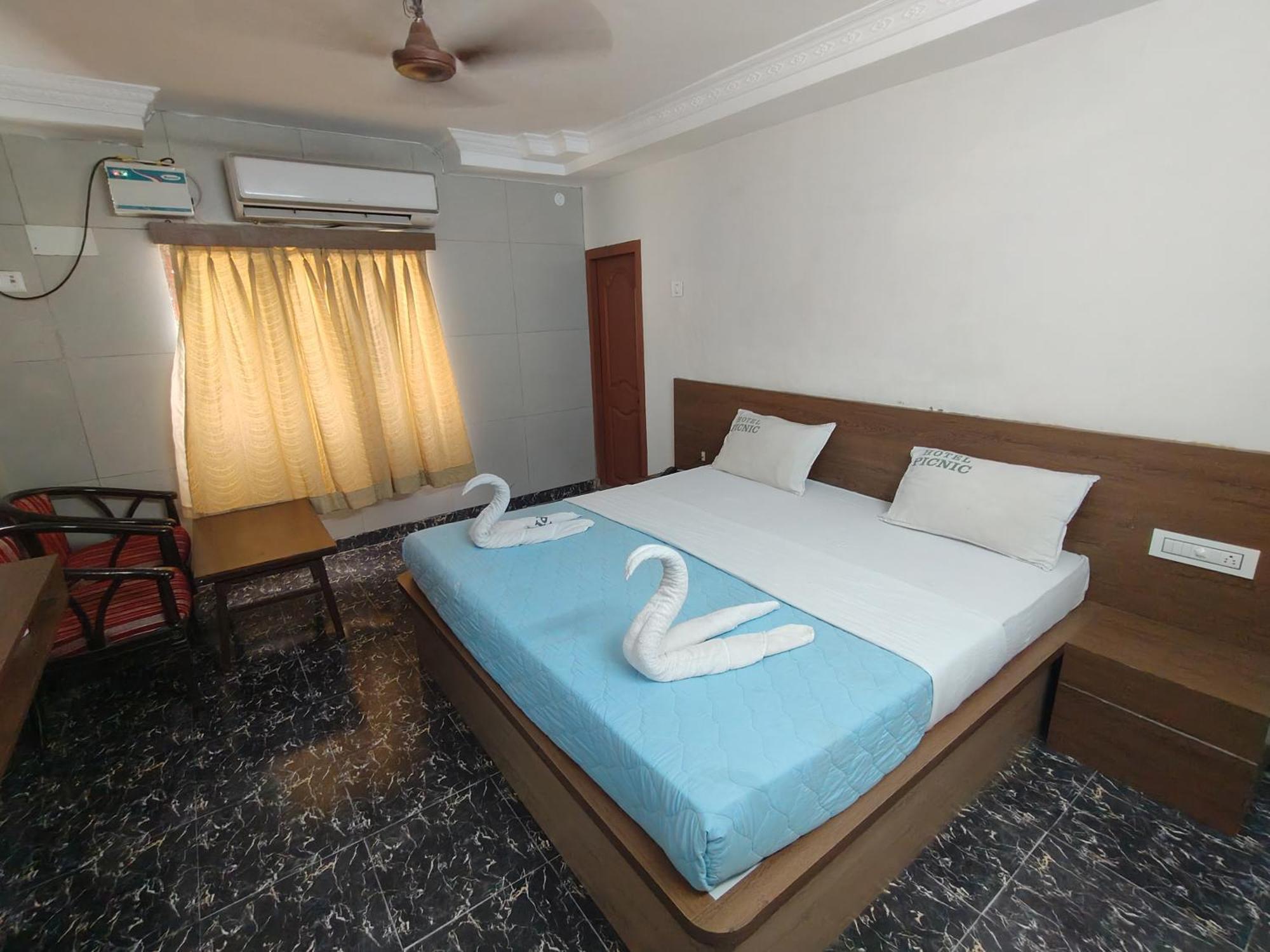 Hotel Picnic Velankanni Exterior photo