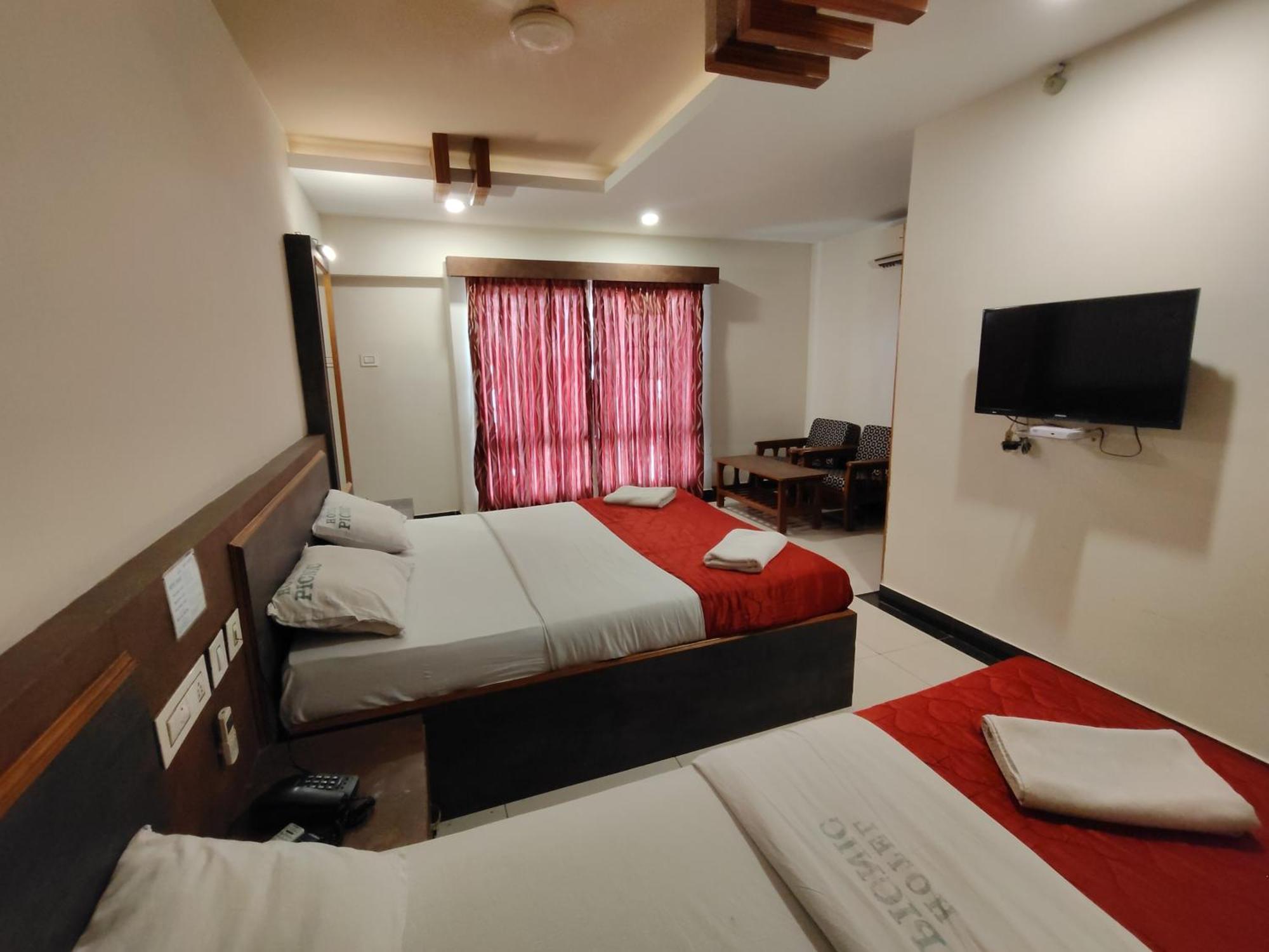 Hotel Picnic Velankanni Exterior photo